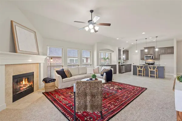 1020 Broken Wheel Trail, Aubrey, TX 76227