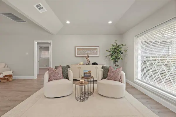 6350 Glennox Lane, Dallas, TX 75214