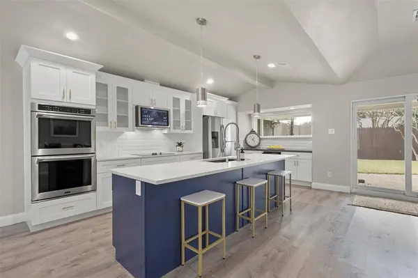 6350 Glennox Lane, Dallas, TX 75214