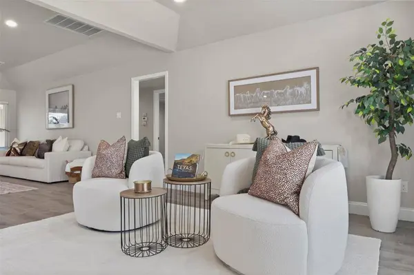 6350 Glennox Lane, Dallas, TX 75214