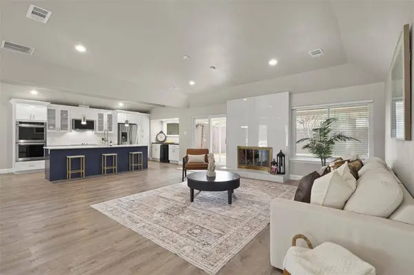 6350 Glennox Lane, Dallas, TX 75214