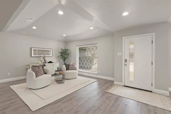 6350 Glennox Lane, Dallas, TX 75214