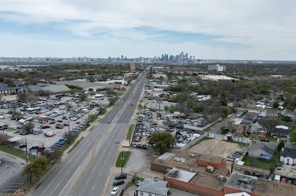 3000 Fort Worth Avenue, Dallas, TX 75211