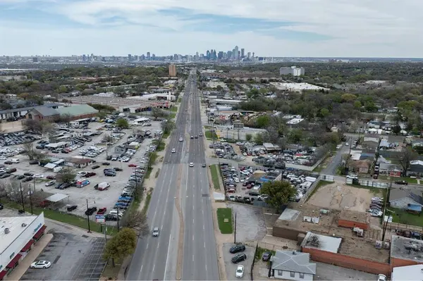 3000 Fort Worth Avenue, Dallas, TX 75211