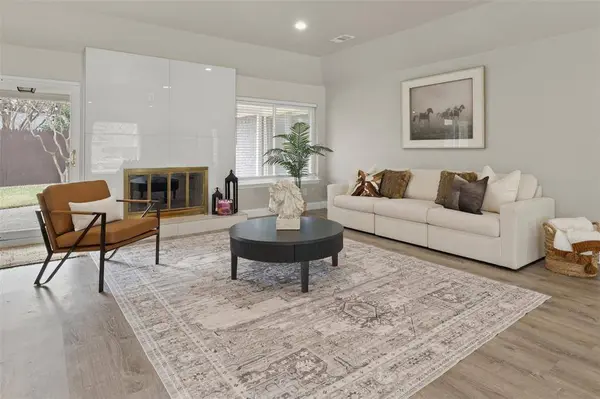 6350 Glennox Lane, Dallas, TX 75214