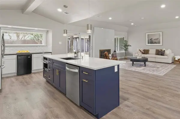 6350 Glennox Lane, Dallas, TX 75214