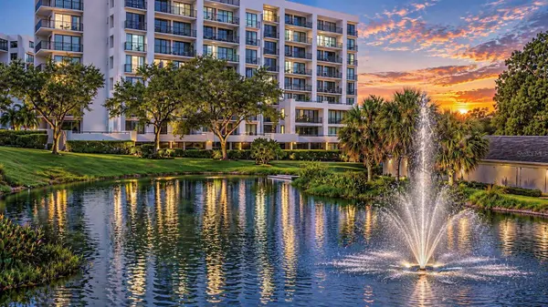8 BELLEVIEW BLVD #108, Belleair, FL 33756