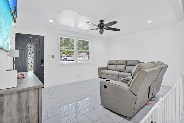 412 Hilltop Dr, Clarksville, TN 37040