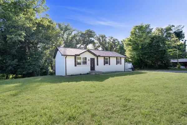 412 Hilltop Dr, Clarksville, TN 37040