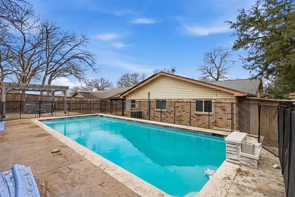 3736 Walnut Drive, Bedford, TX 76021