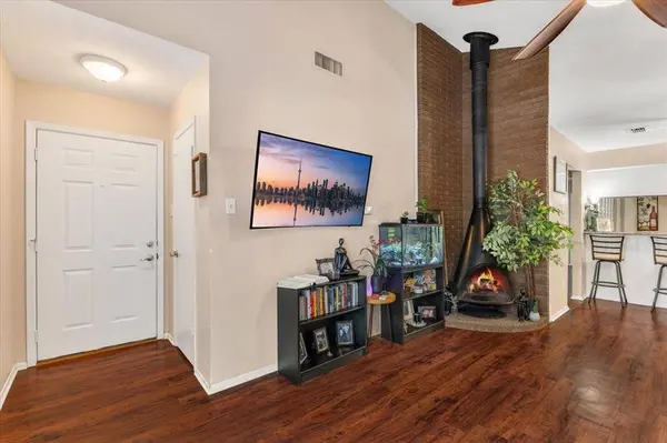 1217 Elm Court, Runaway Bay, TX 76426