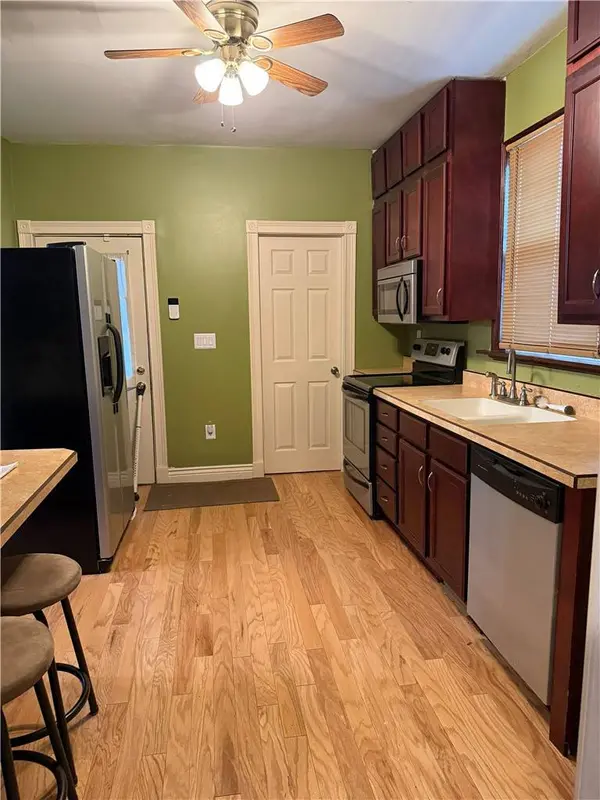 115 Lyon Ave, City Of But Se, PA 16001