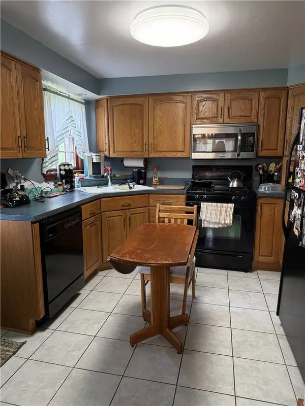 27 Christine Dr, Cheswick, PA 15024