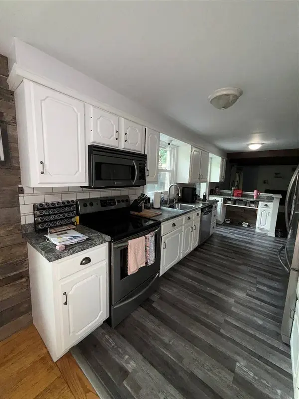 107 Grosvenor Ave, Center Twp, PA 16001