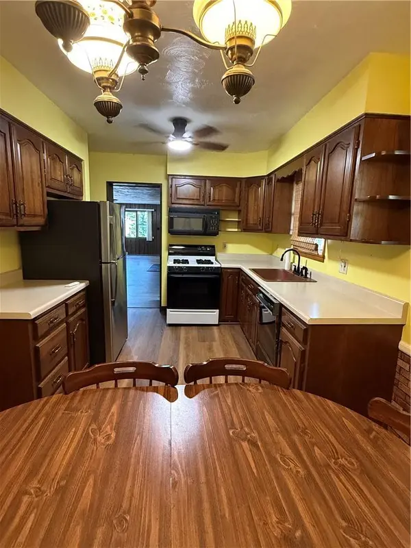 6 Old Plank Rd, Twp Of But Sw, PA 16001