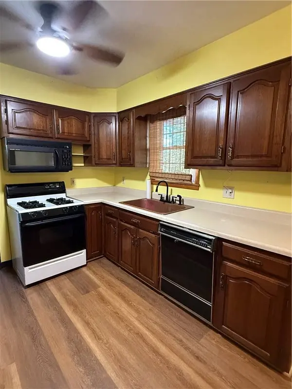 6 Old Plank Rd, Twp Of But Sw, PA 16001