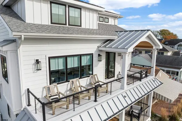 207 N Quincy Ave, Margate, NJ 08402