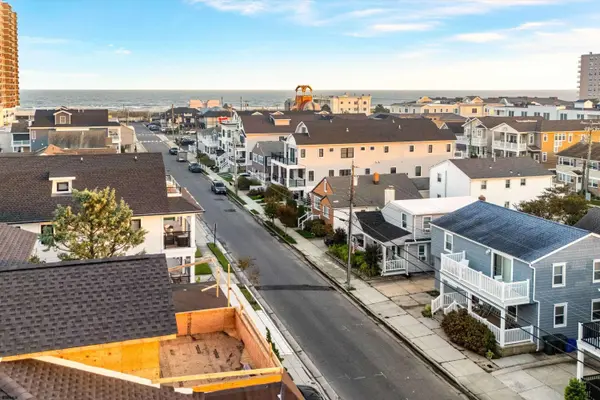 7 S Benson Ave, Margate, NJ 08402