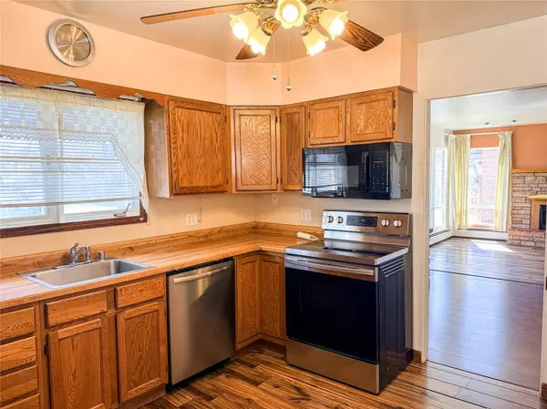 1054 N Ewing ST, Helena, MT 59601