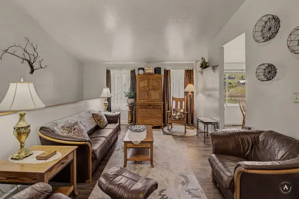 84 Lazy Hm RD, East Helena, MT 59635