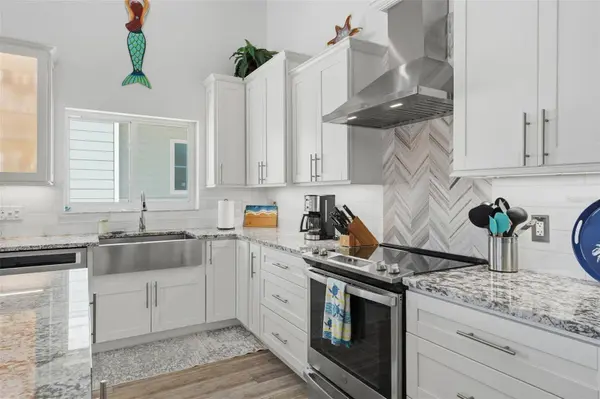 220 MOCKINGBIRD LN, Englewood, FL 34223