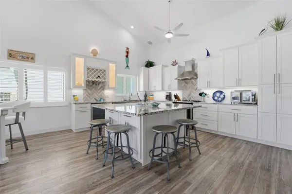 220 MOCKINGBIRD LN, Englewood, FL 34223