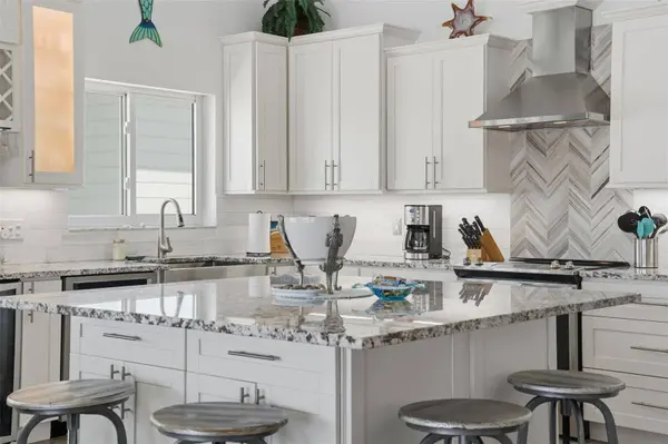 220 MOCKINGBIRD LN, Englewood, FL 34223