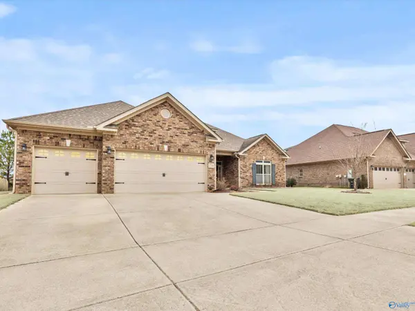 7511 Hadleigh Crest, Owens Cross Roads, AL 35763