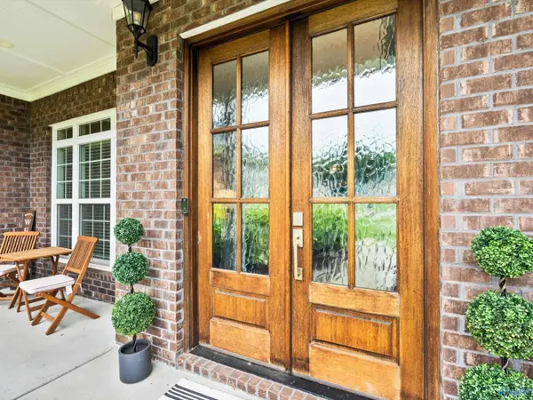 335 Merrydale Drive, Huntsville, AL 35811
