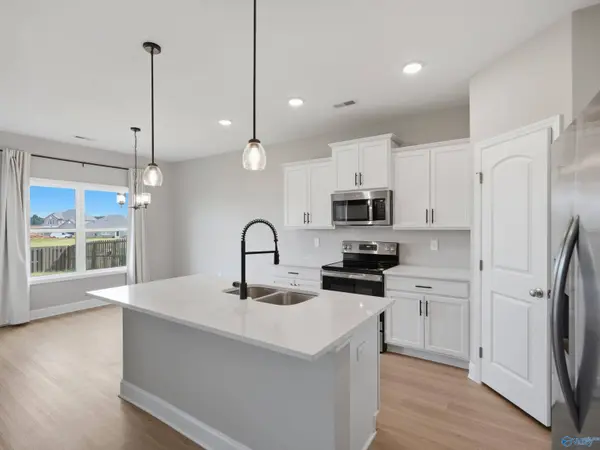 107 Saylor Rose Drive, New Market, AL 35761