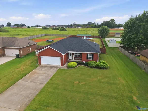 104 Ivy Darlene Drive, New Market, AL 35761