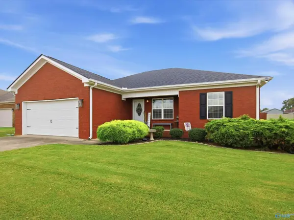 104 Ivy Darlene Drive, New Market, AL 35761