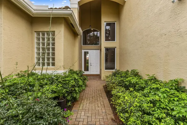 6966 Great Falls CIR, Boynton Beach, FL 33437