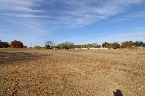 9221 Sunrise Drive, Fort Worth, TX 76134