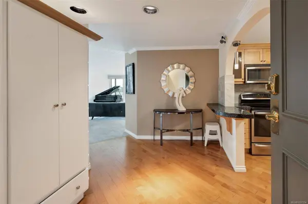 1234 Wharf St #208, Victoria, BC V8V 4W3