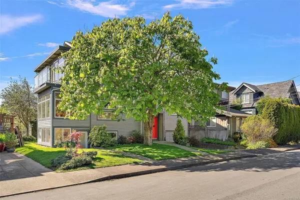 248 Richmond Ave, Victoria, BC V8S 3X8