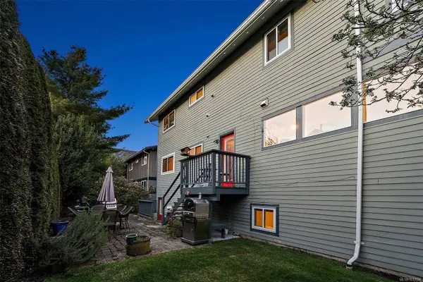 248 Richmond Ave, Victoria, BC V8S 3X8