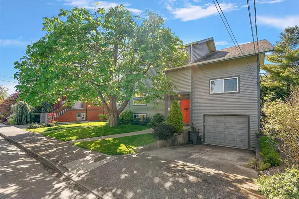 248 Richmond Ave, Victoria, BC V8S 3X8