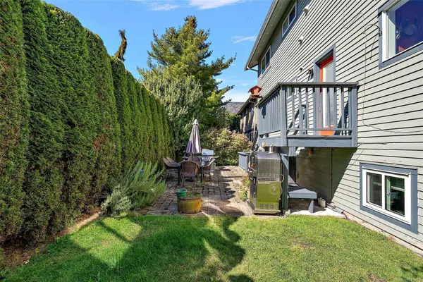 248 Richmond Ave, Victoria, BC V8S 3X8