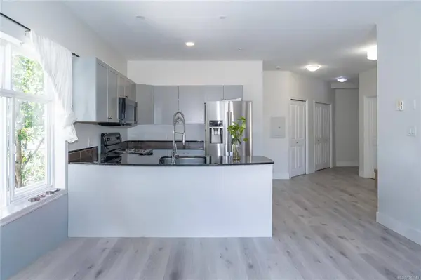 821 Goldstream Ave ##302, Langford, BC V9B 2X8