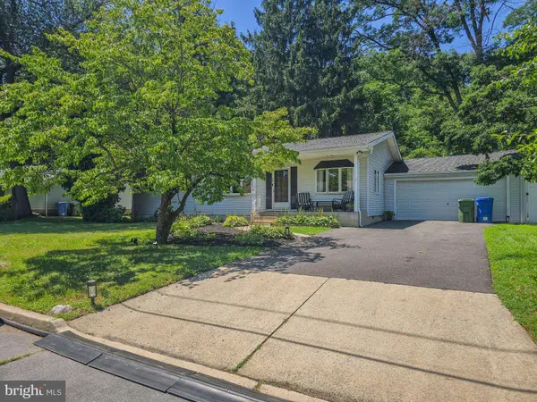33 DELWOOD RD