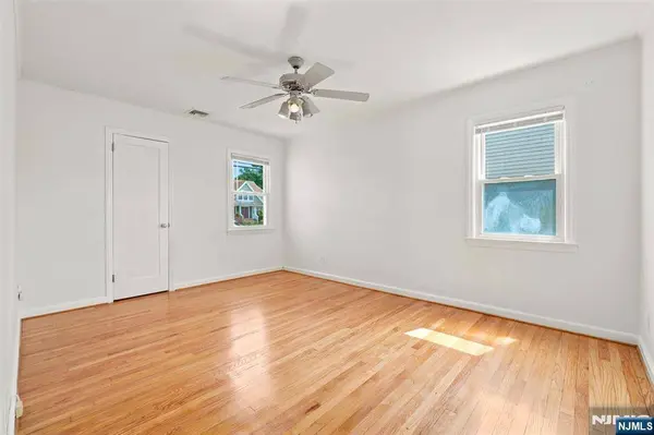 8-34 Henderson BLVD, Fair Lawn, NJ 07410