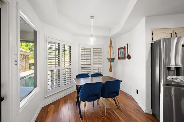 2103 Lake Country DR, Arlington, TX 76012