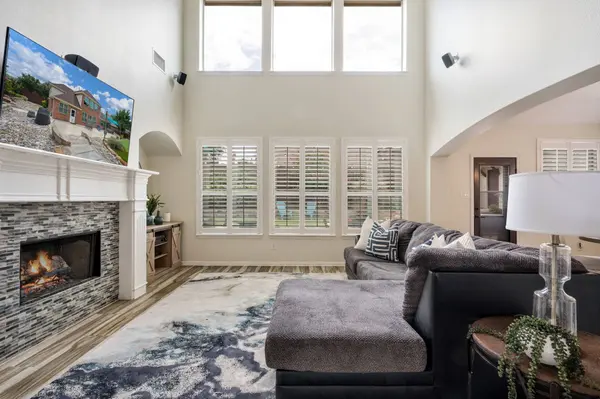 102 Stamford DR, Hickory Creek, TX 75065