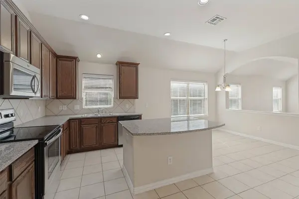 5012 Seashore LN, Frisco, TX 75036