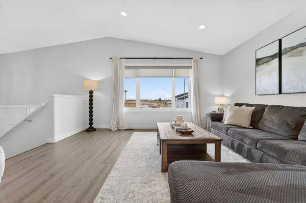 635 Parkside GN, Coaldale, AB T1M 0B2