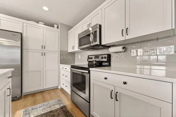 148 Cabot LNDG W, Lethbridge, AB T1J 5K3