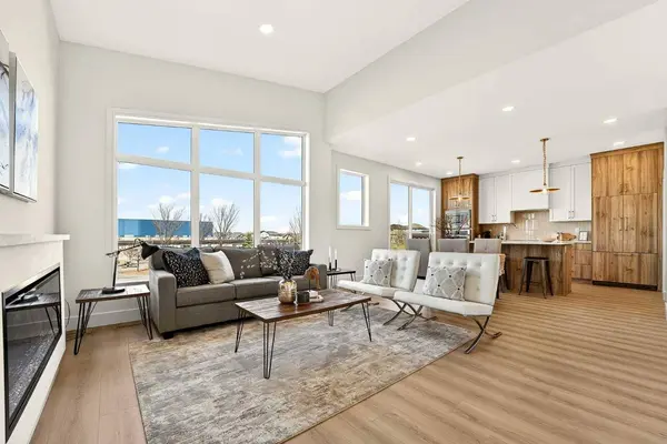 63 Miners RD W, Lethbridge, AB T1J 5W6