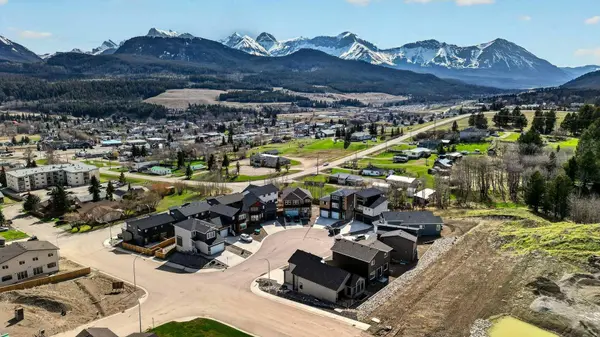 8619 25 AVE, Coleman, AB T0K 0M0