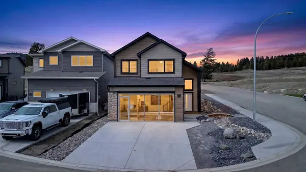 8619 25 AVE, Coleman, AB T0K 0M0